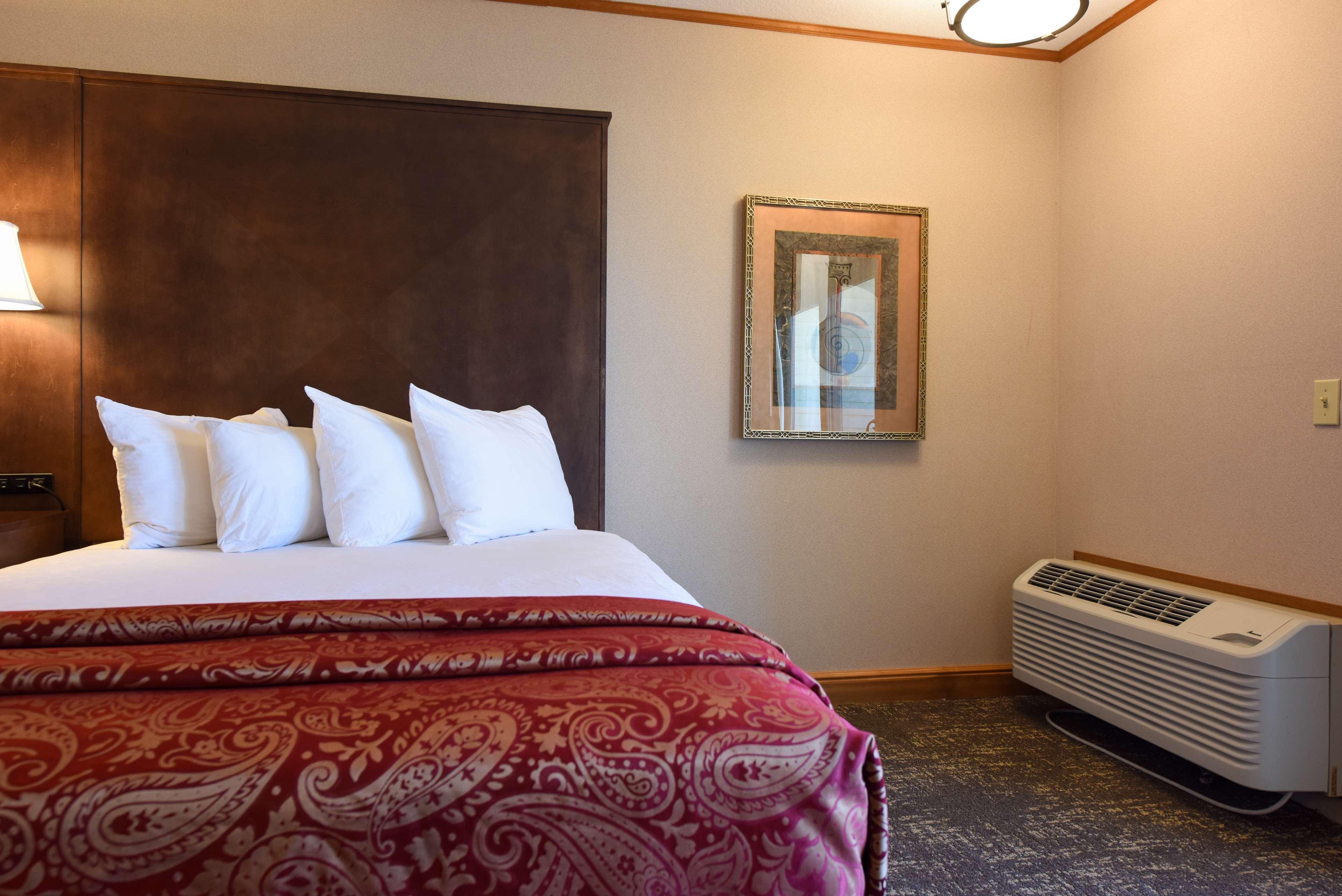 Best Western Plus Dockside Waterfront Inn Mackinaw City Exterior photo