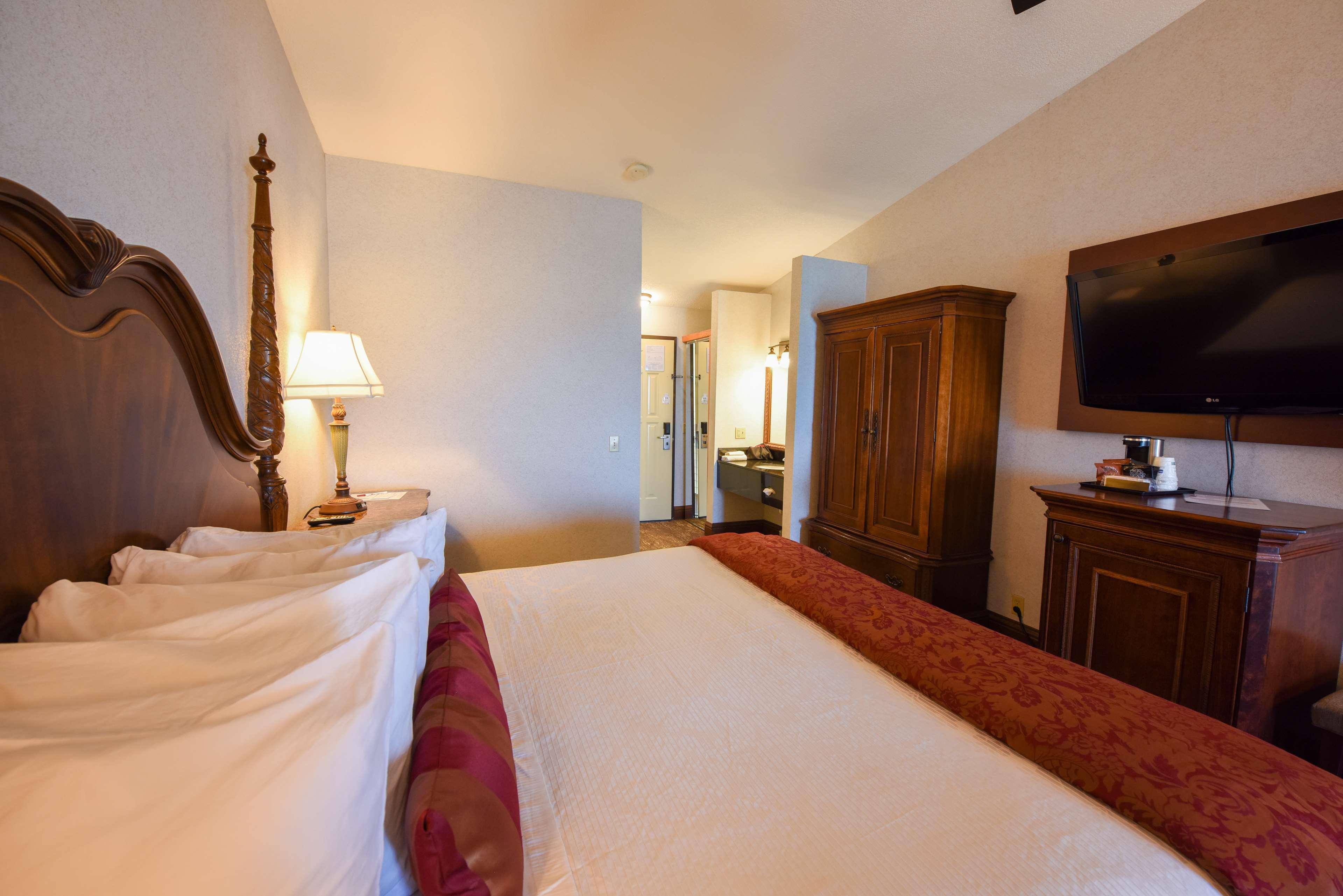 Best Western Plus Dockside Waterfront Inn Mackinaw City Exterior photo