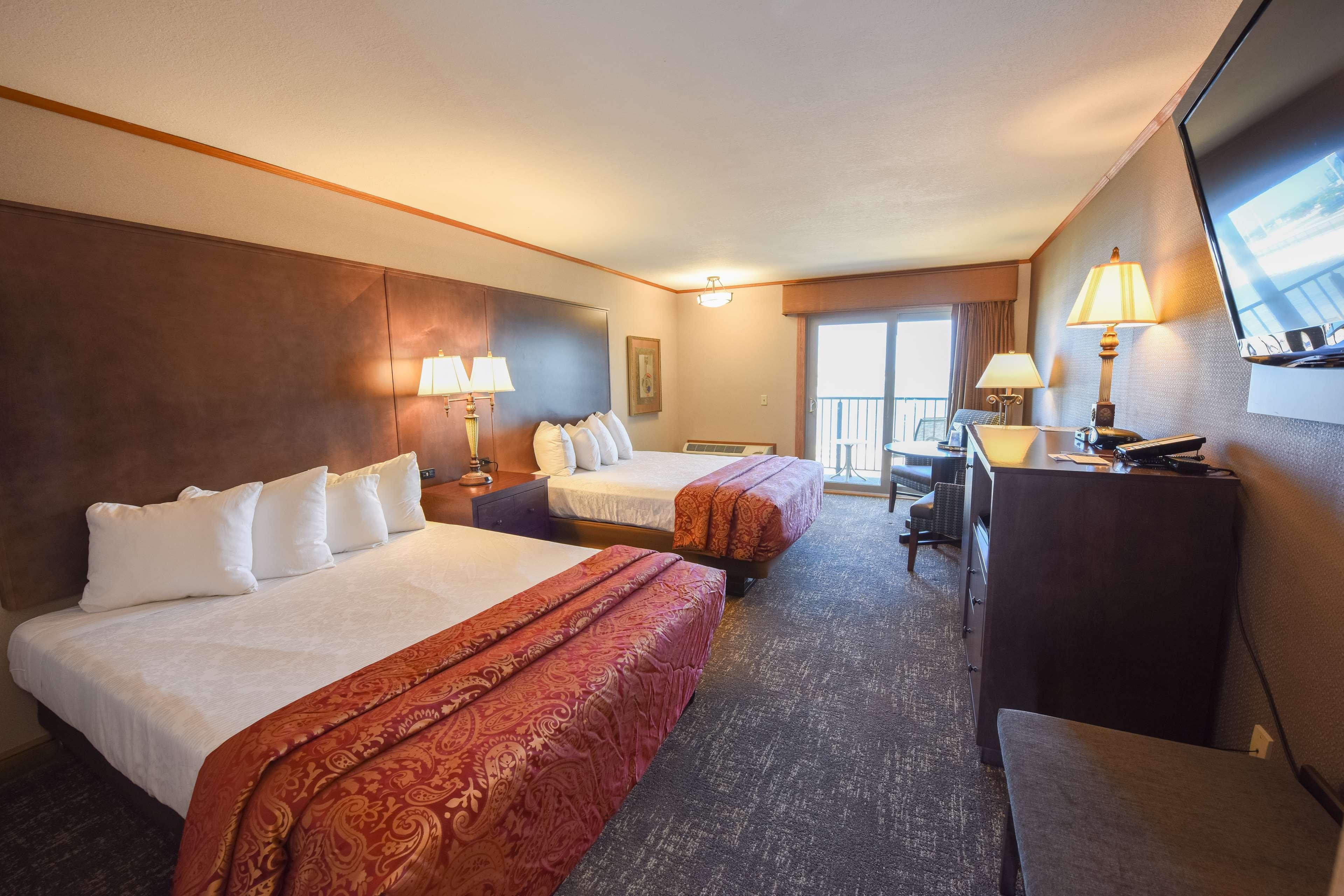 Best Western Plus Dockside Waterfront Inn Mackinaw City Exterior photo