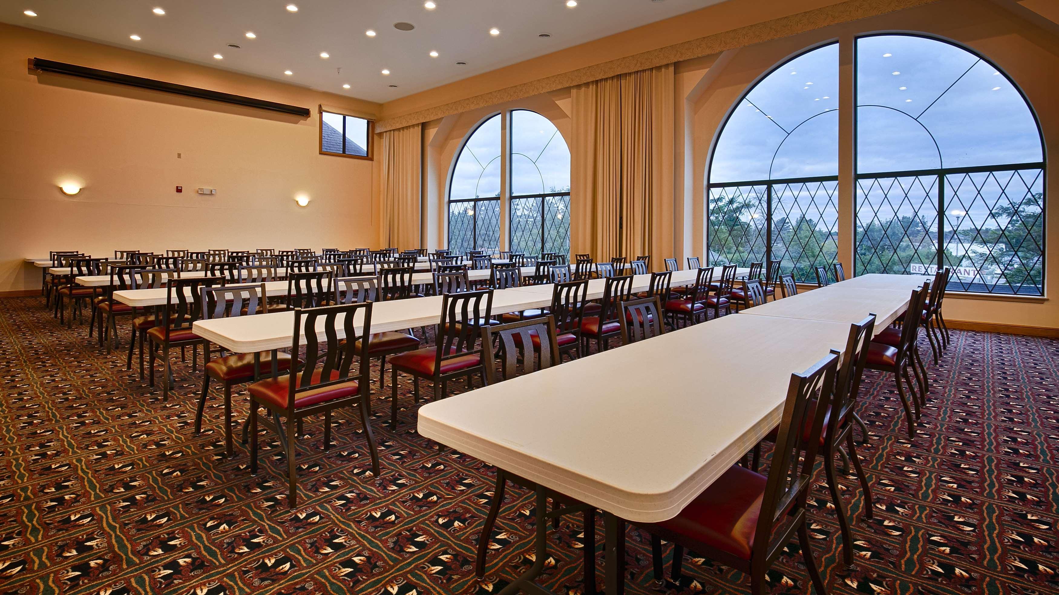 Best Western Plus Dockside Waterfront Inn Mackinaw City Exterior photo