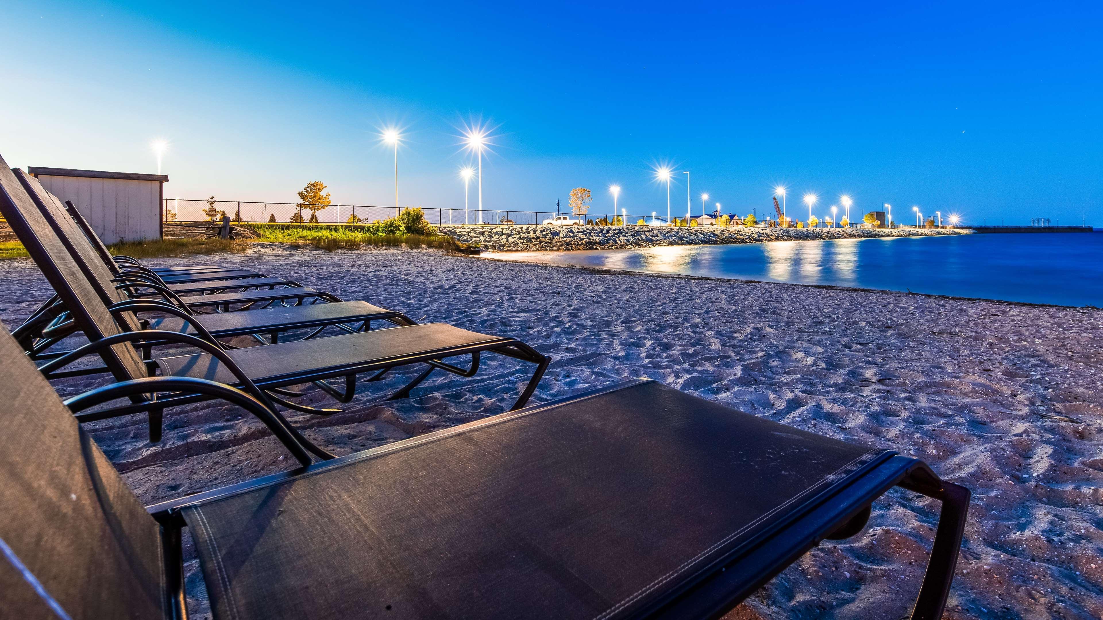 Best Western Plus Dockside Waterfront Inn Mackinaw City Exterior photo