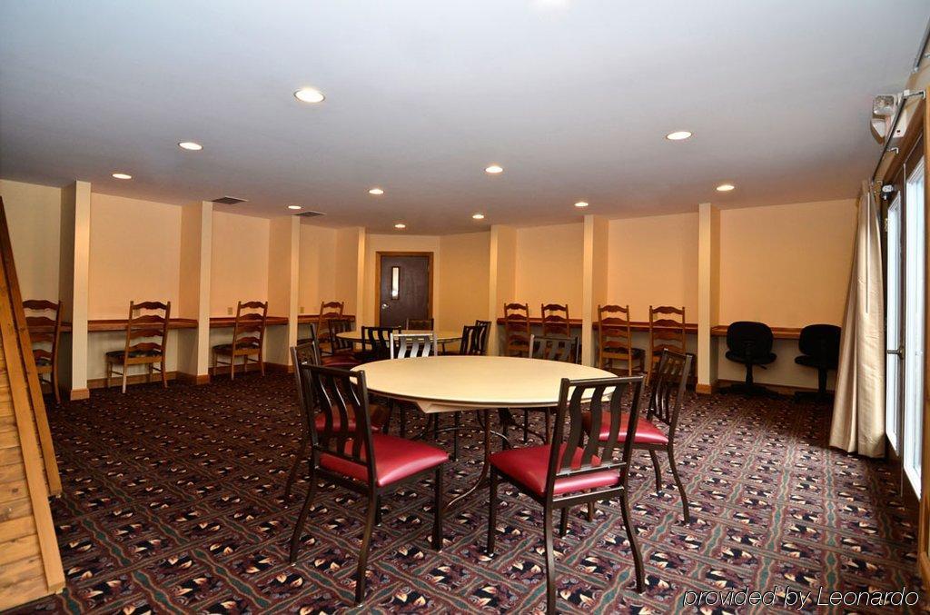 Best Western Plus Dockside Waterfront Inn Mackinaw City Exterior photo