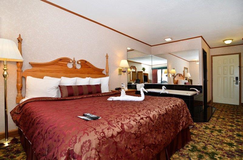 Best Western Plus Dockside Waterfront Inn Mackinaw City Facilities photo