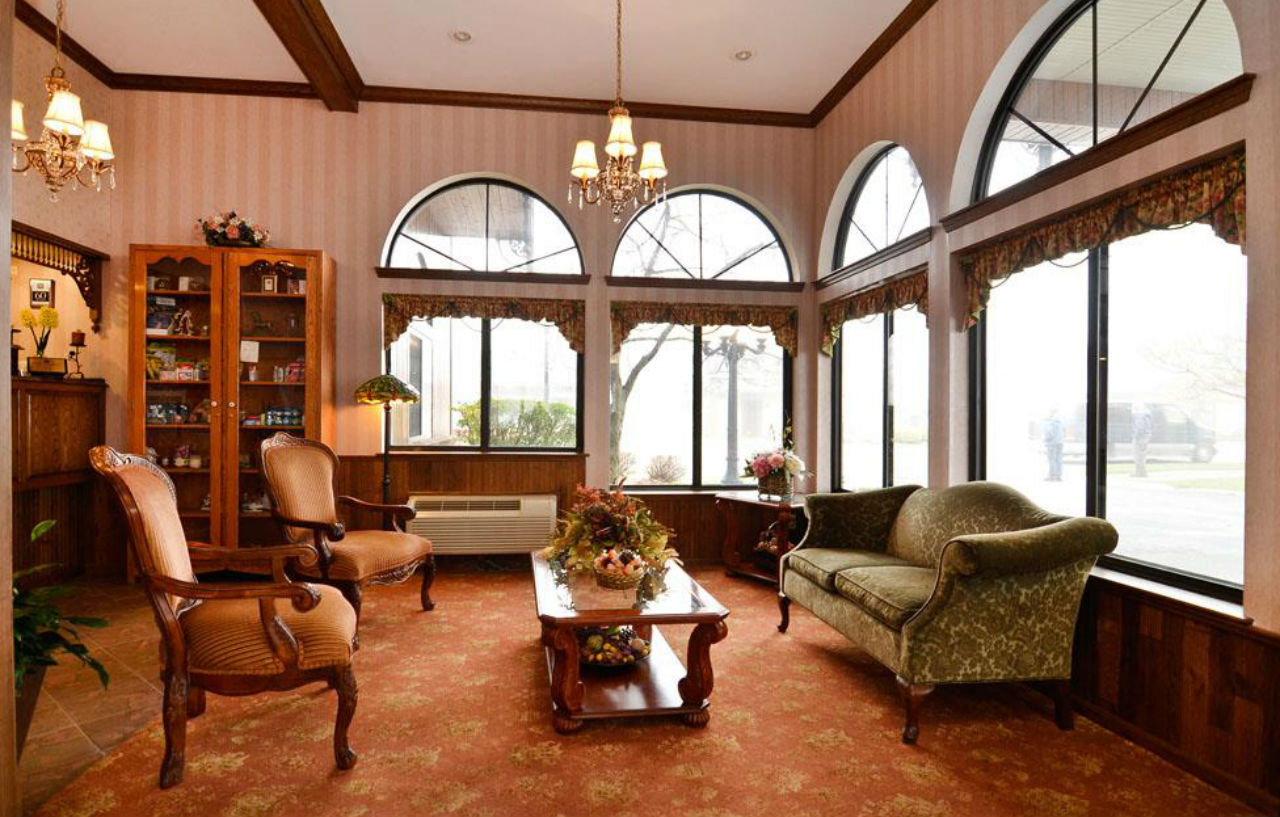 Best Western Plus Dockside Waterfront Inn Mackinaw City Exterior photo